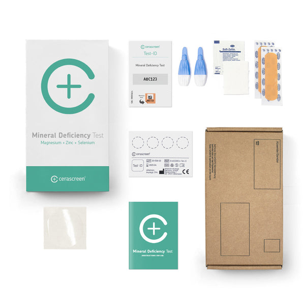 Contents of the Mineral Testkit from Cerascreen: Packaging, instructions, lancets, plaster, dry blood card, disinfection wipe, return envelope