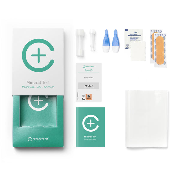 Contents of the Mineral Testkit from Cerascreen: Packaging, instructions, lancets, plaster, dry blood card, disinfection wipe, return envelope