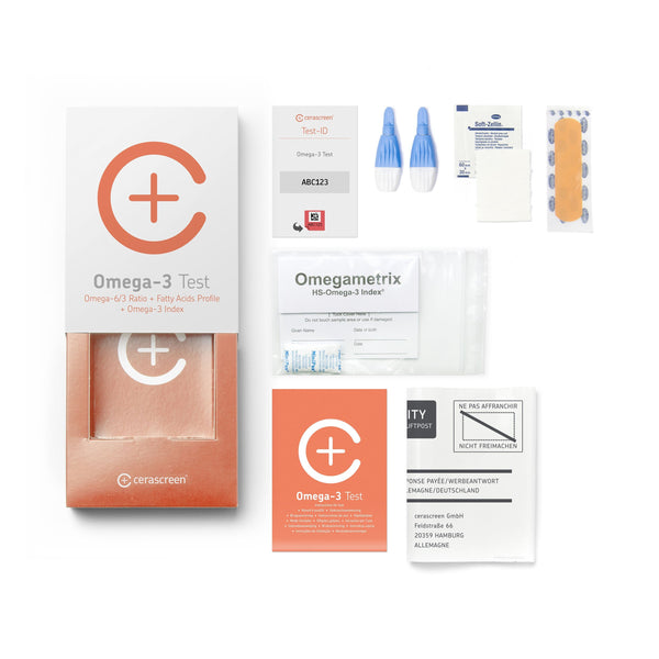 Contents of the Omega 3 Testkit from Cerascreen: Packaging, instructions, lancets, plaster, dry blood card, disinfection wipe, return envelope